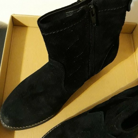 Taos Shaka Suede Ankle Boot US Size 5-5.5 / EUR Size 36. - Picture 2 of 12